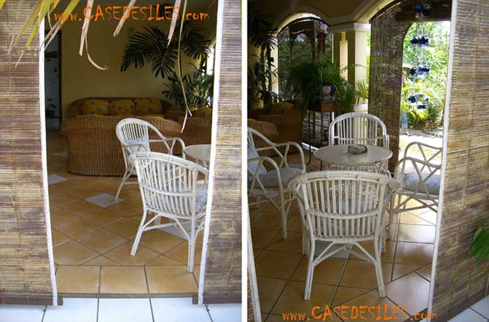 ambiance maison créole et maison colonial des îles avec les stores raphia mauriciens pour terrasse