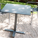 Petite table de jardin en alu basculant 107070-980