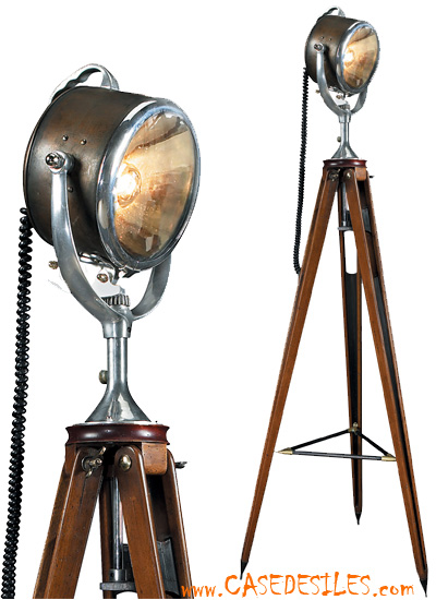 Lampe marine phare et sur trépied